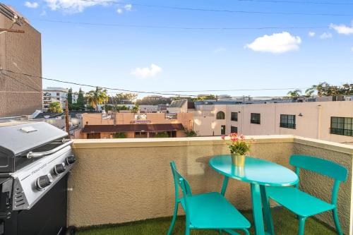 Beverly Hills Chic 2 bed 2bath with Patio and Parking 309, Los Ángeles (foto 9)