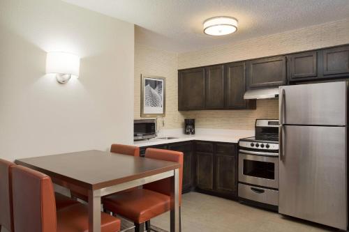 Residence Inn Detroit / Auburn Hills