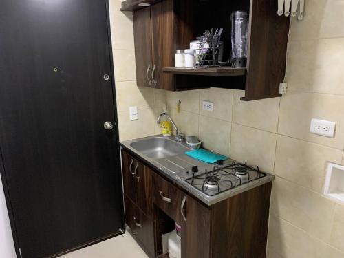 906. Apartamento cerca al sector de laureles, Medellín (fotografie 3)