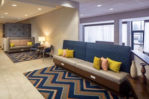 Hampton Inn & Suites Parker