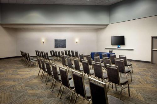 Hampton Inn & Suites Parker - image 3