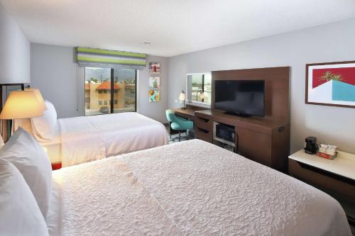 Hampton Inn & Suites Tucson East - image 7