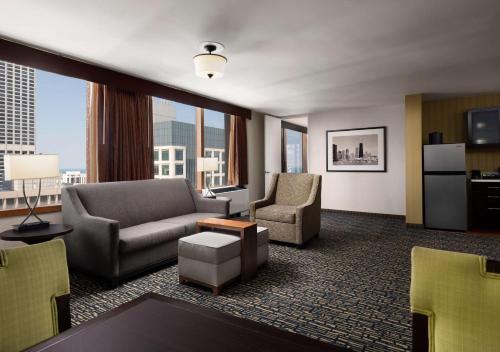 Homewood Suites Chicago Downtown - Magnificent Mile - image 11