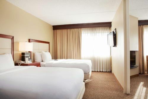 DoubleTree Suites By Hilton Hotel Cincinnati-Blue Ash