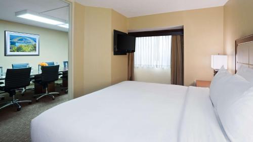 DoubleTree Suites By Hilton Hotel Cincinnati-Blue Ash