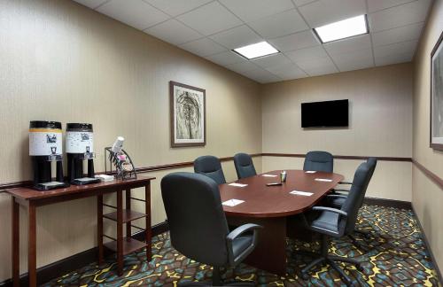 Hampton Inn and Suites Fort Mill SC - image 8