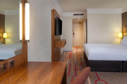 DoubleTree by Hilton Newbury North - image 13