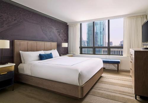 The Marquette Hotel, Curio Collection by Hilton Room Type - Premium King Room