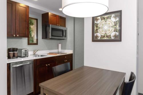Homewood Suites By Hilton Lansing Eastwood - image 7