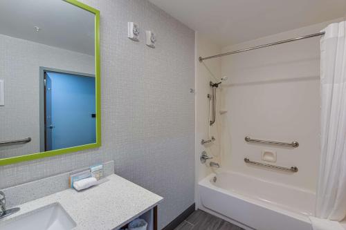 Hampton Inn Oak Grove Fort Campbell - image 8