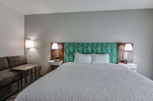 Hampton Inn Oak Grove Fort Campbell - image 7