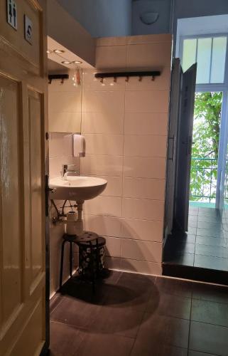 Green Cat Rooms – Krakow, NY