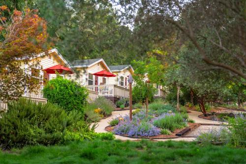 Aurora Park Cottages