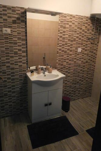 Family friendly apartments with a swimming pool Pomer Medulin - 17681 - image 3