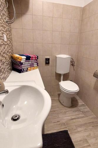 Apartment image 10