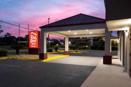 Red Roof Inn & Suites Statesboro - University