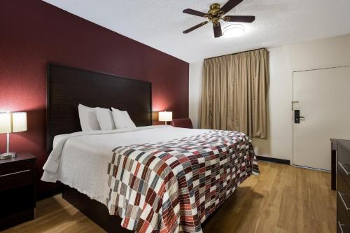 Red Roof Inn & Suites Statesboro - University