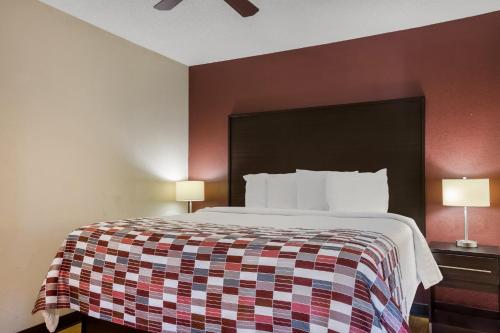 Red Roof Inn & Suites Statesboro - University - image 6