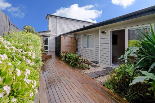 Modern Private 2 Bedroom Home-unit in Albany with Netflix, Auckland