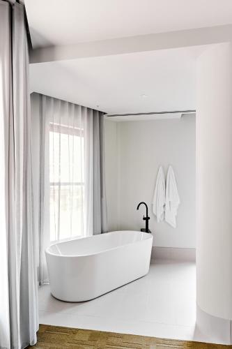 Central Club Hotel - North Melbourne – Melbourne, GA
