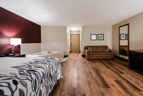 Red Roof Inn Newport News - Yorktown - image 11