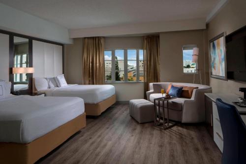 Queen Room with Two Queen Beds and Sofa Bed - Hearing Accessible