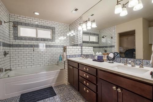 Nob Hill Home with Private Yard! in Albuquerque, USA