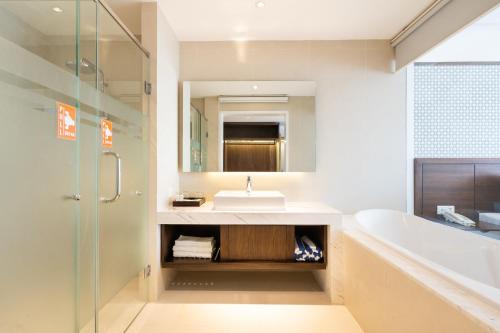 room detail thumbnail 2