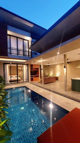 Villa Akhila 2 - 2 BR modern tropical villa at the heart of Seminyak