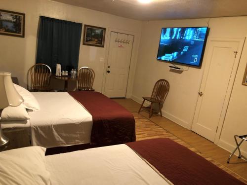 Standard Queen Room with Two Queen Beds