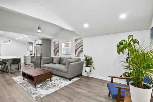 4-Bed 2-Bath Pet Friendly Home in Heart of Atlanta in Gresham Park