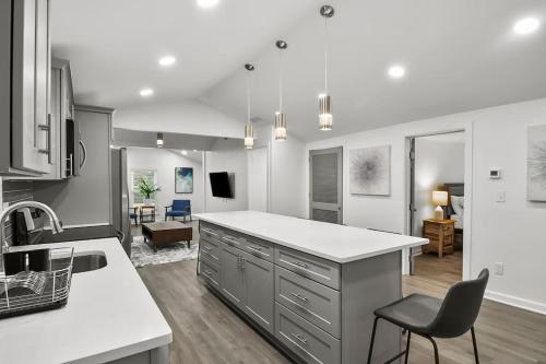 4-Bed 2-Bath Pet Friendly Home in Heart of Atlanta in Gresham Park