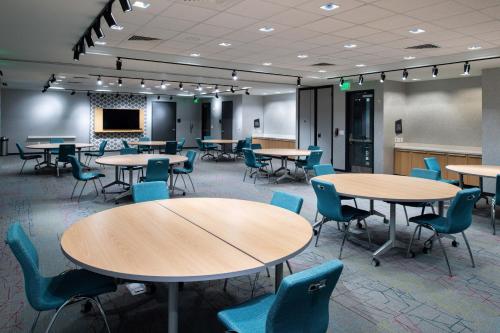 Aloft Charlotte Airport - image 10