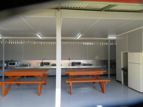 Latrobe Mersey River Cabin and Caravan Park in Devonport