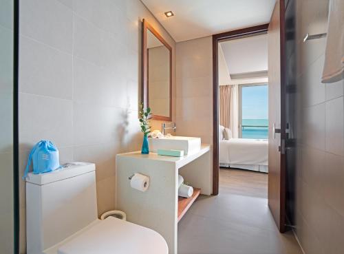 Special Offer - Studio Ocean View with Balcony image 4