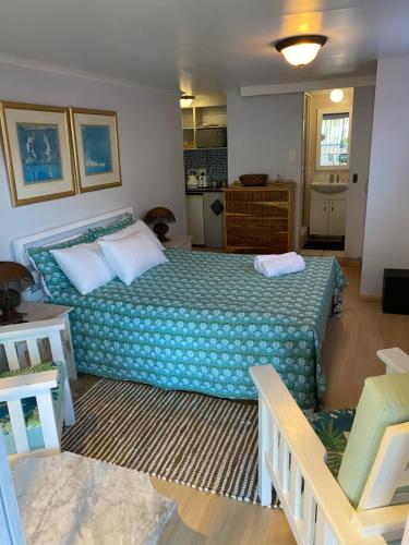 One-Bedroom Apartment image 9
