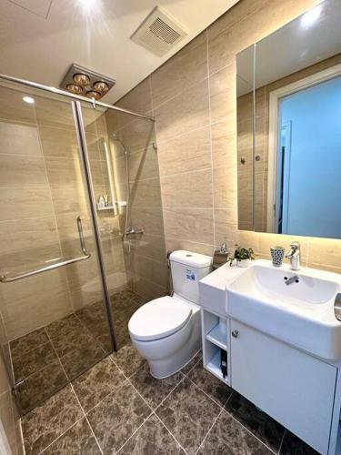 One-Bedroom Apartment image 10