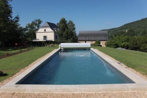 Peldbaseins, Domaine Le Broual in Saint-Pierre-Toirac