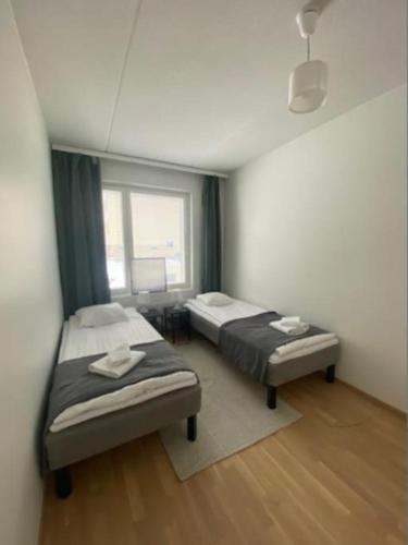 Kotimaailma - Kaunis tilava kolmio saunalla Helsingissa in Konala