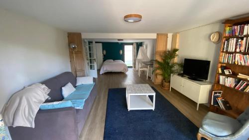 30mn de Paris st lazare en train, studio 42 m2 - Location saisonnière - Verneuil-sur-Seine