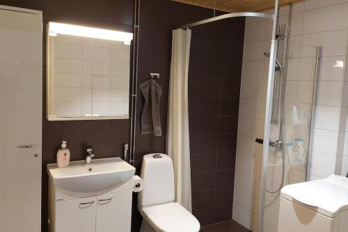 Top location studio in town right next to the train station and free parking Kotimaailma Apartments in Jyvaskyla