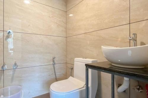 Double Room with Private Bathroom image 1