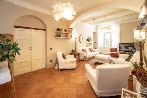 Casa Clara Luxury with Terrace - image 3