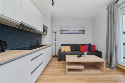Peaceful Wrocław Apartment for 4 Guests with Balcony by Noclegi Renters, Breslau (Foto 9)