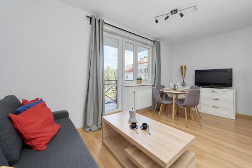 Peaceful Wrocław Apartment for 4 Guests with Balcony by Noclegi Renters, Breslau (Foto 7)