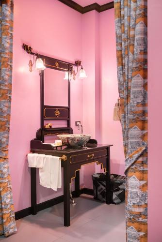 491204186 DE Phanakron Boutique Hotel