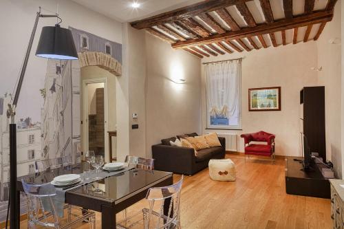 A Lovely Nest in the City by Wonderful Italy, Genua