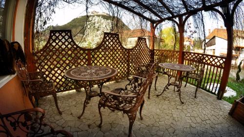 Pensiunea Sub Cetate Deva Pensiunea Sub Cetate Deva