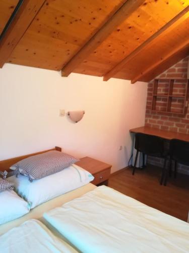  Apartments Kristic in Grabovac