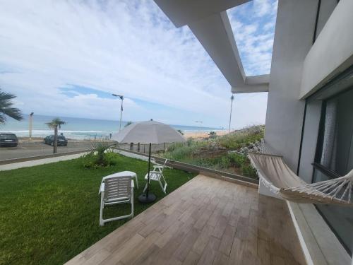 Appartement Plage des Nations Prestigia Front Mer avec grand Jardin in 시디 부크나델